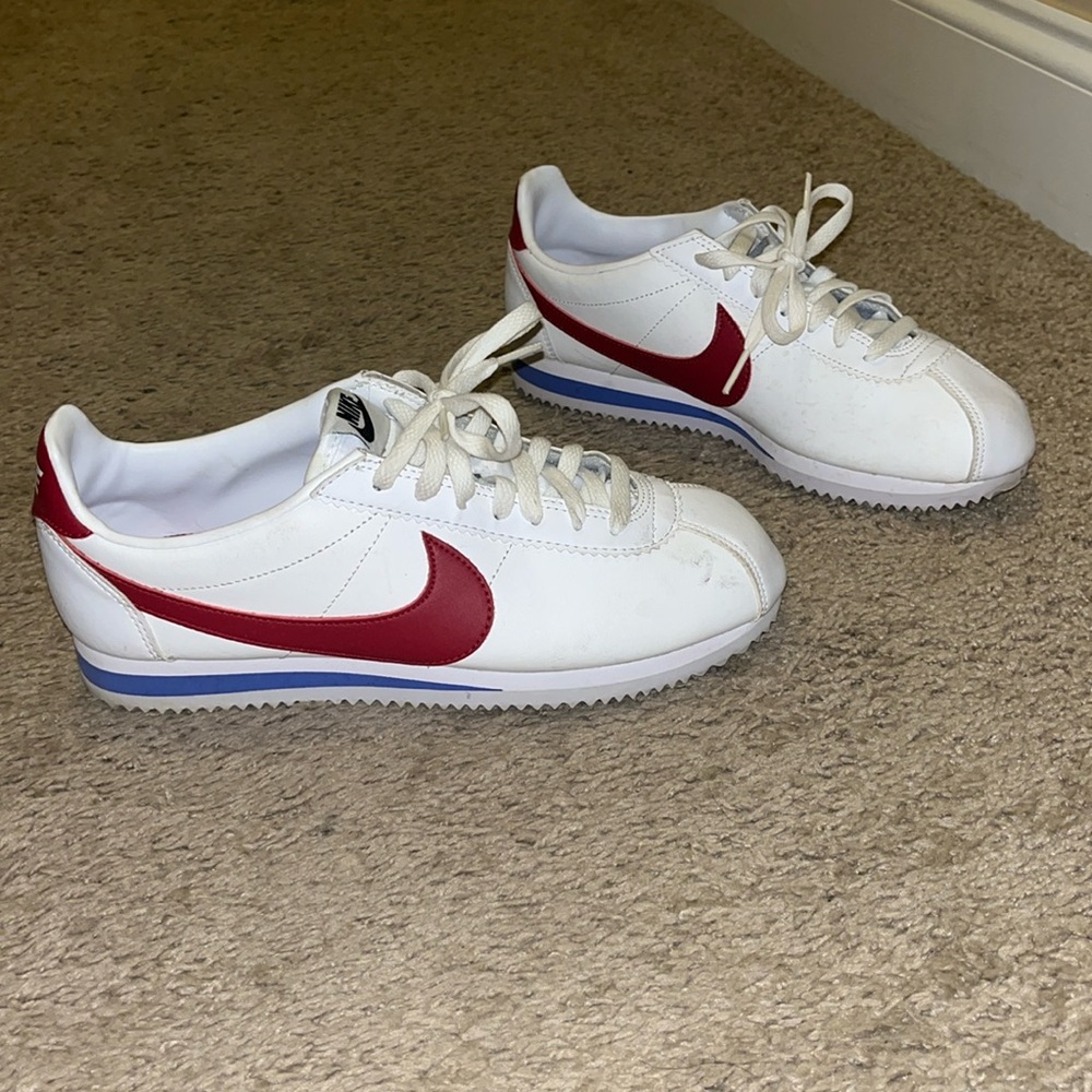 Nike Cortez sneaked